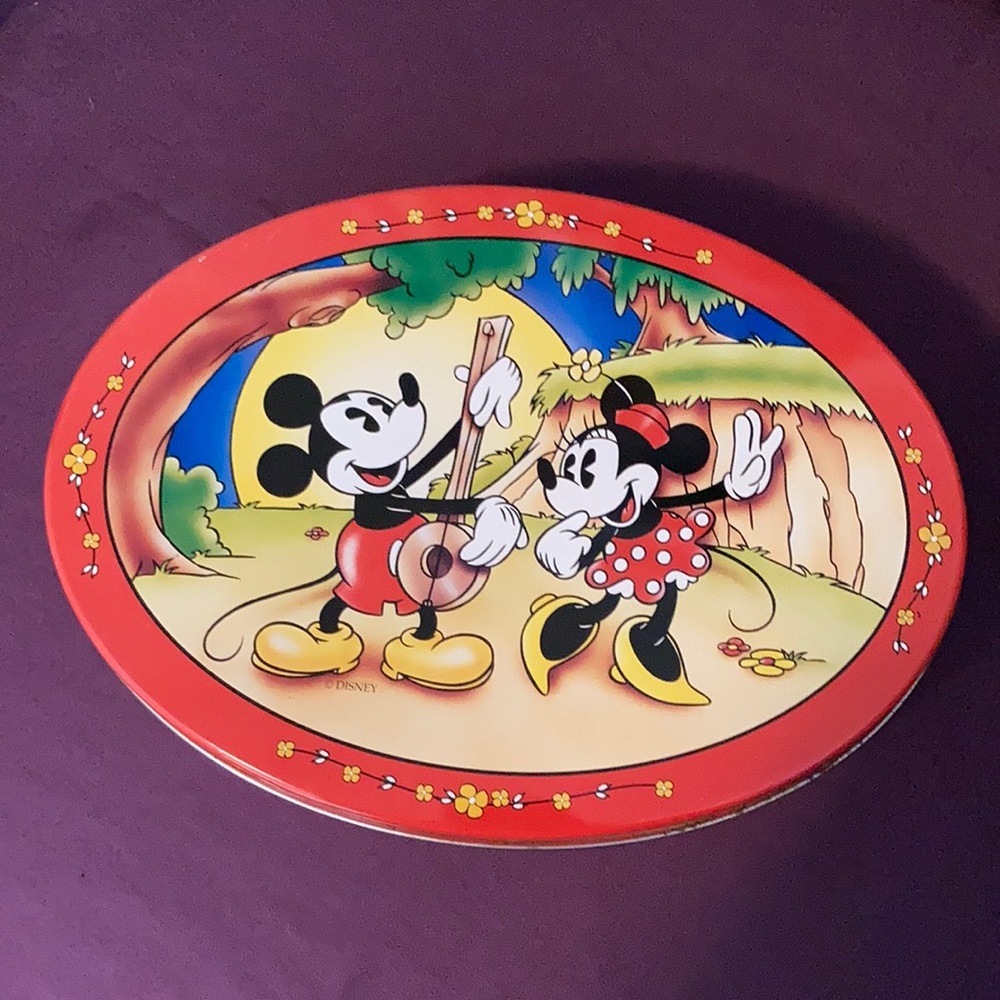 Mickey & Minnie Mouse Disney oval tin